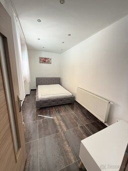 Ponúkam na predaj trojpodlažný dvojgeneračný rodinný dom v k