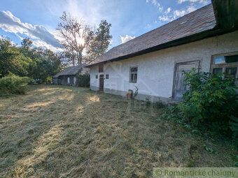 Ponúkame na predaj priestranný rovinatý pozemok o výmere 1 5