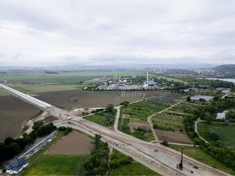 Typ: Orná pôda Ulica: Barca Obec: Kokšov-Bakša
Diamond Reali