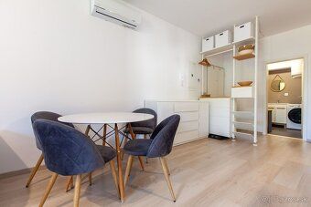 Vo výhradnom zastúpení realitnej kancelárie REMAX Mr & Mrs s