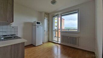 predám 3 izbový byt na juhu, bardejovská ulica, 86 m2, kompl