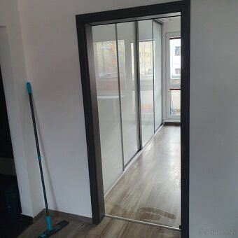 Dám do prenájmu,cena je vrátane energií má 52m2 presklennú l