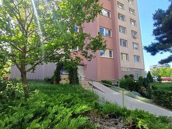 Realitná kancelária RE/MAX ponúka na prenájom 3 izbový byt v