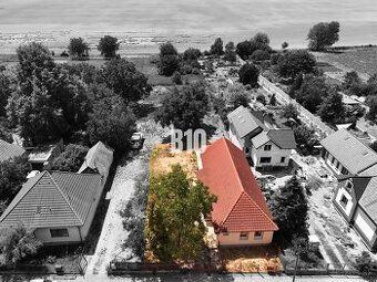 Predáme 4 rodinný dom s pozemkom v Čeľadiciach. Dom je pred 