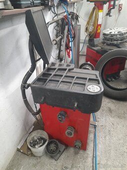 Predam vyvažovačku kolies SICAM SBM V80. Vyvažovačka je nefu