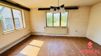 Ponúkame na predaj šesťizbový priestranný rodinný dom nachád