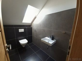 Na predaj moderný a mimoriadne úsporný 5-izbový rodinný dom 