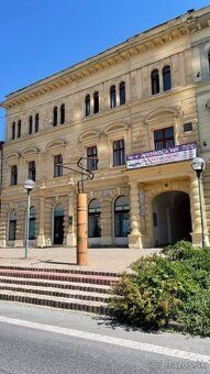 Niektoré stretnutia sa dajú vyriešiť online.
A potom sú také