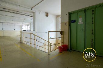 Ponúkame Vám na predaj rozľahlý komerčný areál v Hlohovci, s