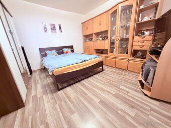 V exkluzívnom zastúpení majiteľov ponúkame na predaj 2i RD v