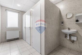 Realitná kancelária RE/MAX ponúka exkluzívne na PRENÁJOM v s