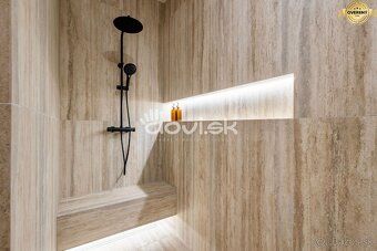 VYSOKÝ ŠTANDARD, VEĽKORYSÝ PRIESTOR A ŠTÝLOVÉ DETAILY
Modern