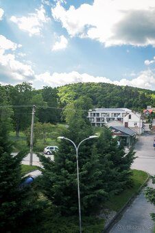 Predám 3 izbový byt v Smoleniciach na Štúrovej ulici č. 26. 