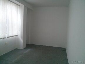 Dobrý deň,
ponúkame na prenájom 2 kancelárie v centre Galant