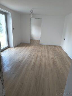 Hľadáte dokonalý domov, kde ráno počujete len spev vtákov, n