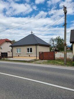 Rodinný dom sa nachádza v obci Ludanice v zastavanom území o