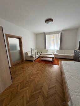 Typ: 2-izbový byt Ulica: Vodná Obec: Košice-Staré Mesto
Na p