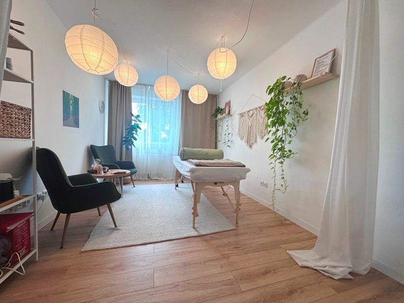 Ponúkame na prenájom menšiu kanceláriu 15,4 m2, p.4/4 s výťa