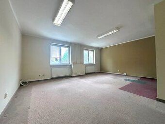 Ponúkame na prenájom menšiu kanceláriu 15,4 m2, p.4/4 s výťa