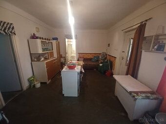 Perla obce Komjáti – na predaj priestranný rodinný dom pre d