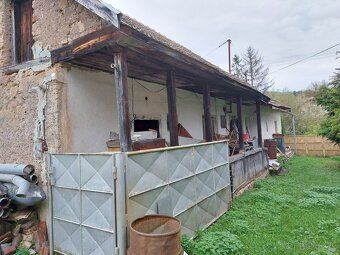 ponúkame na predaj starší rodinný dom ideálny aj na rekreačn
