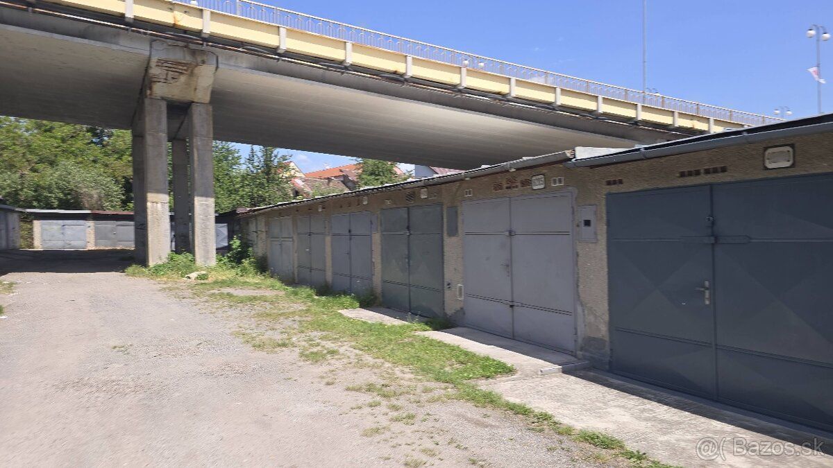 VAŠE REALITY Vám ponúkajú na predaj murovanú garáž v radovej