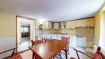 Pozemok 778 m² • Úžitková plocha 133 m² • Cena: 160 000 € Hľ
