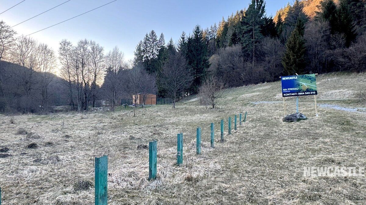 Ponúkame na predaj stavebný pozemok o výmere 727m², ktorý sa