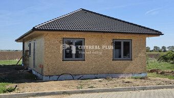 Typ: Rodinný dom Ulica: . Obec: Dvory nad Žitavou
 A-Z Reali