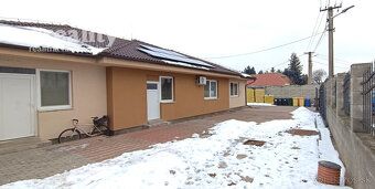 Typ: Rodinný dom Ulica: . Obec: Dvory nad Žitavou
 A-Z Reali