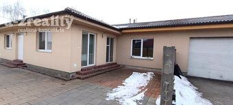 Typ: Rodinný dom Ulica: . Obec: Dvory nad Žitavou
 A-Z Reali