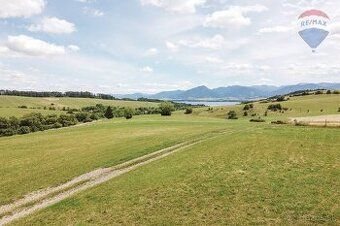 Predám poľnohospodársky pozemok cca 20x110 m v Ižipovciach. 