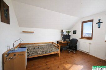 Exkluzívne Vám ponúkame na predaj dvojpodlažný rodinný 6-izb
