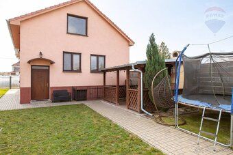Vo výhradnom zastúpení majiteľov kancelária REMAX MR & Mrs p
