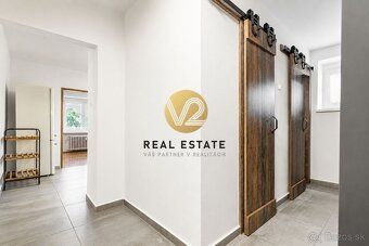 Juraj Kolárik +421 918 938 737 e-mail:
V2 Real Estate ponúka
