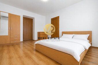 Juraj Kolárik +421 918 938 737 e-mail:
V2 Real Estate ponúka