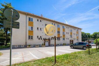 Juraj Kolárik +421 918 938 737 e-mail:
V2 Real Estate ponúka