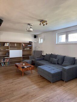 Štýlový 3-izbový rodinný dom s “kinom”, saunou a zimnou záhr