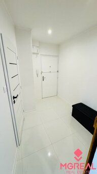 Ponúkame Vám na predaj kompletne zrekonštruovaný jednoizbový