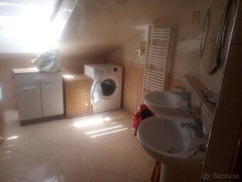 Prenajmem 150m2 podkrovny 4-izbovy nadštandardný byť komplet