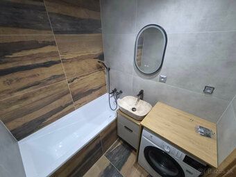 Na predaj 63 m2 3 izbový byt s dvomi balkónmi v pôvodnom sta