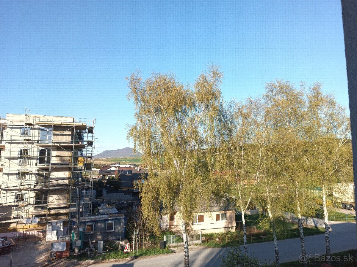 Predám 3 izbový byt vo Sverepci na vrchnom druhom poschodí v