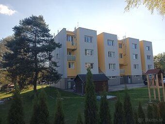 Predám 3 izbový byt vo Sverepci na vrchnom druhom poschodí v