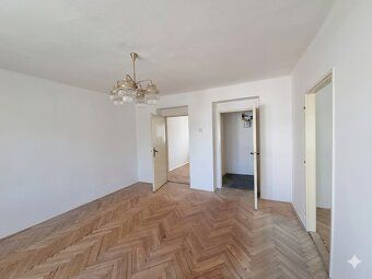 Ponúkam na predaj dvojizbový byt v centre mesta Vranov nad T