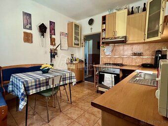 ZNÍŽENÁ CENA!Na predaj čiastočne rekonštruovaný 5-izb.dom_2 
