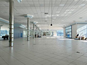 Na prenájom MODERNÁ prevádzková budova o ploche 1300 m2 v Hu