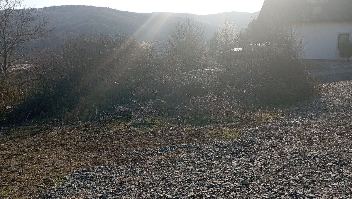 Predám stavebný pozemok na Domaši časť Nová Kelča rozloha 25