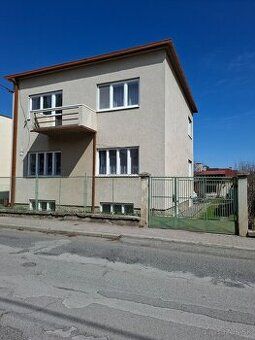 Ponúkam na predaj ako majiteľ meštiansky dom v centre mesta 