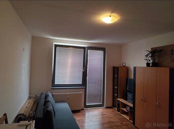 Ponúkam garzonku s balkónom na prenajom na Bartokovej ulici.