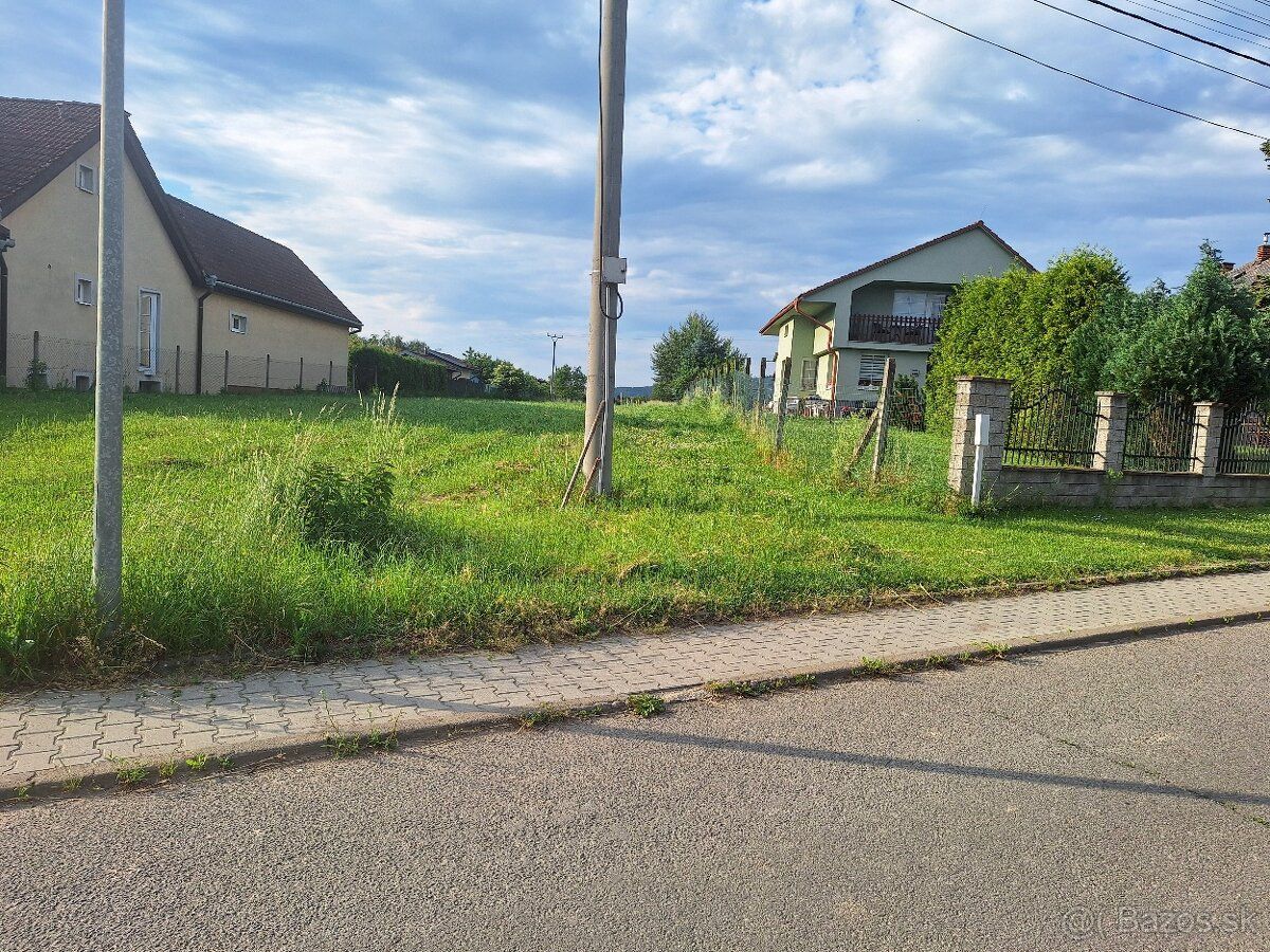 Predám investičný pozemok v obci Ľubotice, od ulici Makarenk
